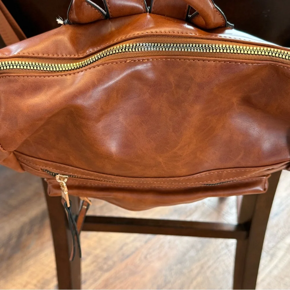 Faux Leather backpack black with removeable guitar strap & grab handle - Picture 6 of 12